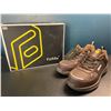 Image 1 : 1 Pair of FitVille Low-Top SteelCore Men's Extra Wide Safety Work Shoes - Size 7W - New in Box