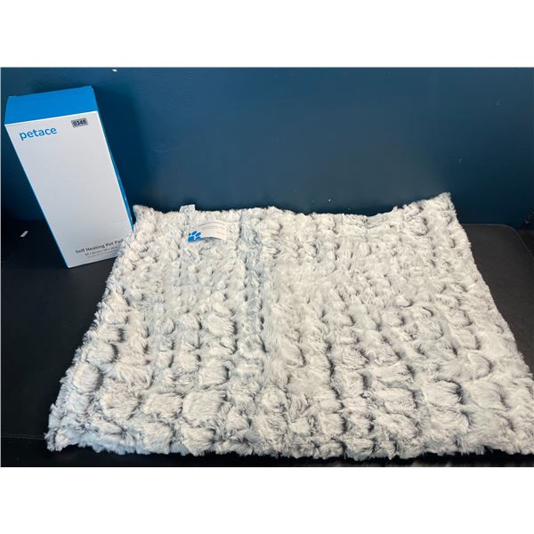 1 Self-Heating Soft Plush Pet Pad - 24" x 18" - New