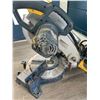 Image 3 : 1 Mastercraft 10" Compound Mitre Saw - Used - Tested/Works
