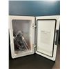 Image 5 : 1 ASTROAI 6L Mini Fridge - Black - 8-Can Capacity - Brand New!