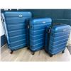 Image 2 : 3PC Hard Shell Rolling Luggage Set (20", 24", & 28" Sizes Included) - Cerulean Blue Colour