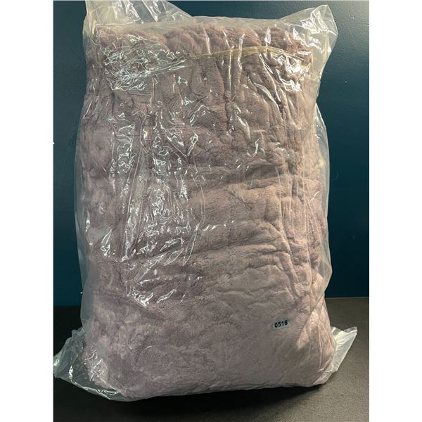 1 Soft Fuzzy Weighted Blanket for Adults - Twin Size (60 x 80") - 15lbs Weight