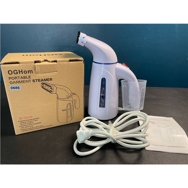 1 Portable Garment Steamer - New