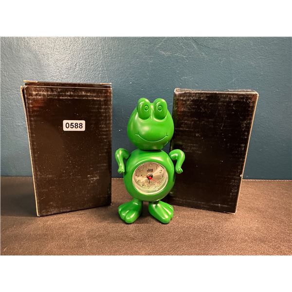 2 Green Decorative Frog Clocks - New
