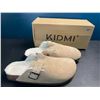 Image 1 : 1 Pair of Kidmi Women's Fuzzy/Cork Bottom Slippers - Size 40 EUR (9.5) - New in Box