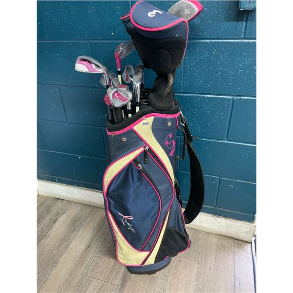 1 Set of Women's Wilson Right Hand Golf Clubs/Putters with Golf Storage Bag - Used