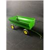 Image 4 : Vintage Metal ERTL John Deere 8" Tractor w/ 11" Farm Trailer