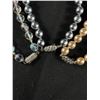 Image 2 : 3 Vintage Necklaces