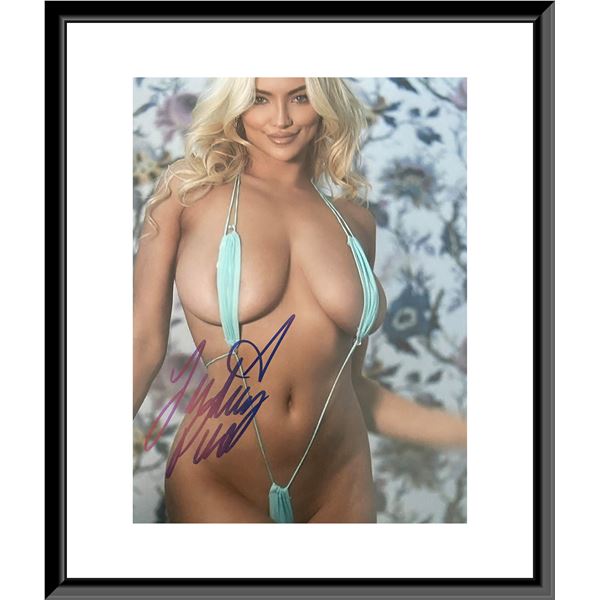 Lindsey Pelas signed photo
