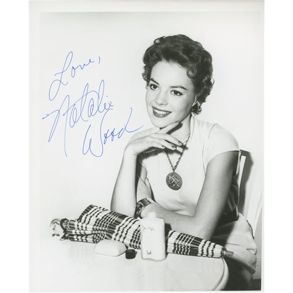 Natalie Wood signed photo. GFA Authenticated