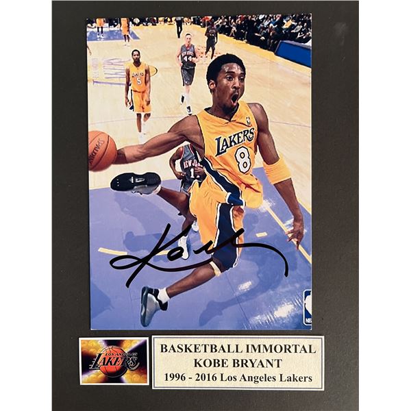 LA Lakers Kobe Bryant signed photo