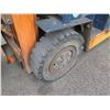 Image 17 : Toyota 42-5FG25 Forklift w/ Rotating Paper Roll Clamp Attachment (Starts & Runs See Video)