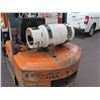 Image 21 : Toyota 42-5FG25 Forklift w/ Rotating Paper Roll Clamp Attachment (Starts & Runs See Video)