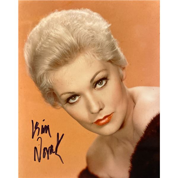 Kim Novak signed photo. GFA Authenticated