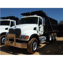 2006 MACK CV713 TRI-AXLE DUMP