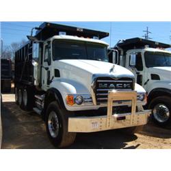 2006 MACK CV713 TRI-AXLE DUMP