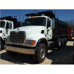 2006 MACK CV713 TRI-AXLE DUMP