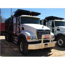 2006 MACK CV713 TRI-AXLE DUMP