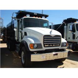 2006 MACK CV713 TANDEM AXLE DUMP