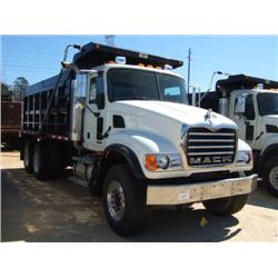 2006 MACK CV713 T/A DUMP. S/N M030831 370/405 MACK ENG