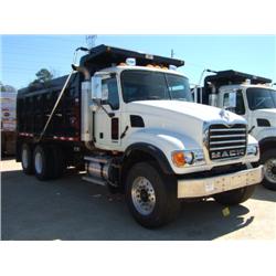 2006 MACK CV713 T/A DUMP. S/N M030829 370/405 MACK ENG