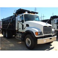 2006 MACK CV713 T/A DUMP