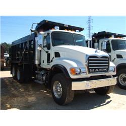 2006 MACK CV713 T/A DUMP