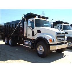 2006 MACK CV713 T/A DUMP