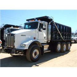 2006 KENWORTH T-800 TRI-AXLE DUMP