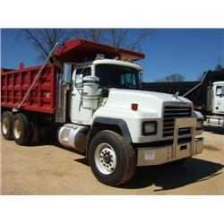 2003 MACK RD688S T/A DUMP