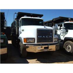 1998 MACK CL713 TRI-AXLE DUMP