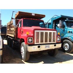 1997 INTERNATIONAL 2574 TRI-AXLE DUMP