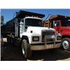 Image 1 : 1997 MACK RD690S TRI-AXLE DUMP