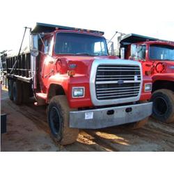 1993 FORD L8000 T/A DUMP
