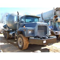 1998 MACK DM690S T/A CONCRETE MIXER