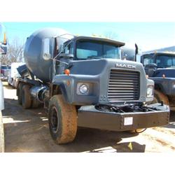 1998 MACK DM690S T/A CONCRETE MIXER