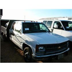 2000 CHEVROLET 3500 S/A CREW CAB FLATBED