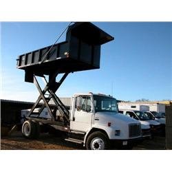 2003 FREIGHTLINER FL70 S/A LIFT TRUCK