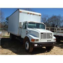 1995 INTERNATIONAL 4700 S/A VAN TRUCK