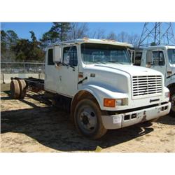 1995 INTERNATIONAL 4700 S/A CREW CAB CAB & CHASSIS