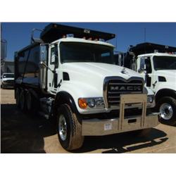 2007 MACK CV713 TRI-AXLE DUMP