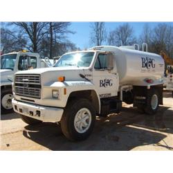 1993 FORD F700 S/A WATER TRUCK