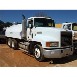 1998 MACK CH613 T/A WATER TRUCK