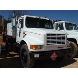1990 INTERNATIONAL 4700 S/A LUBE TRUCK