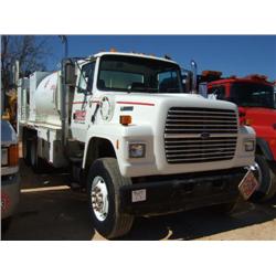 1996 FORD 8000 T/A LUBE TRUCK