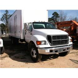 2000 FORD F-650 VAN TRUCK