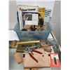 Image 1 : Instructions and Tools for crafting leather