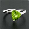 Image 2 : 14k White Gold 1.83cw Prong Set Trillion Cut Peridot Solitaire Bypass Ring
