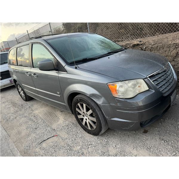 CHRY TOWN & COUNTRY 2009 T-DONATION