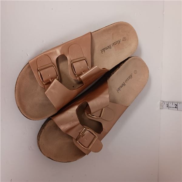 Size 11, Ladies Alexis Bendel Sandals